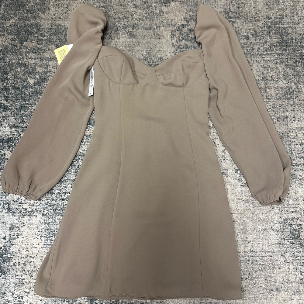 NWT Aritzia Wilfred Novella Taupe Long-Sleeve Sweetheart Mini Dress